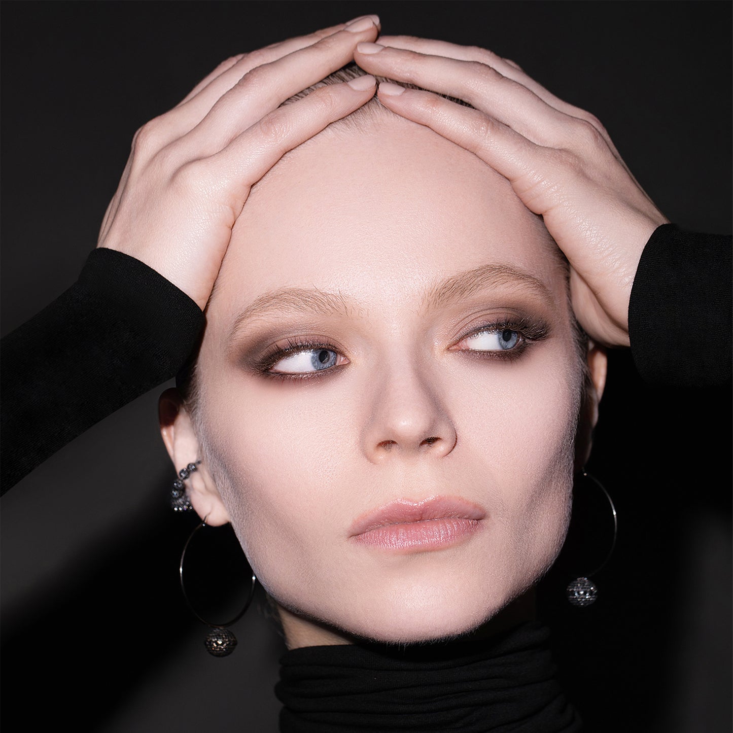 Model_2_Square_Phantom_Love_18K_Black_Gold_Black_Diamond_Pearl_Ear_Cuff