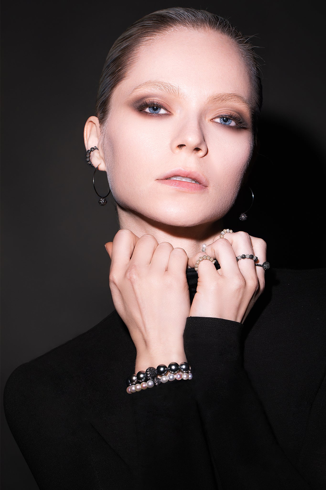 Model_3_Phantom_Love_Black_18K_Gold_Pearl_Bracelet