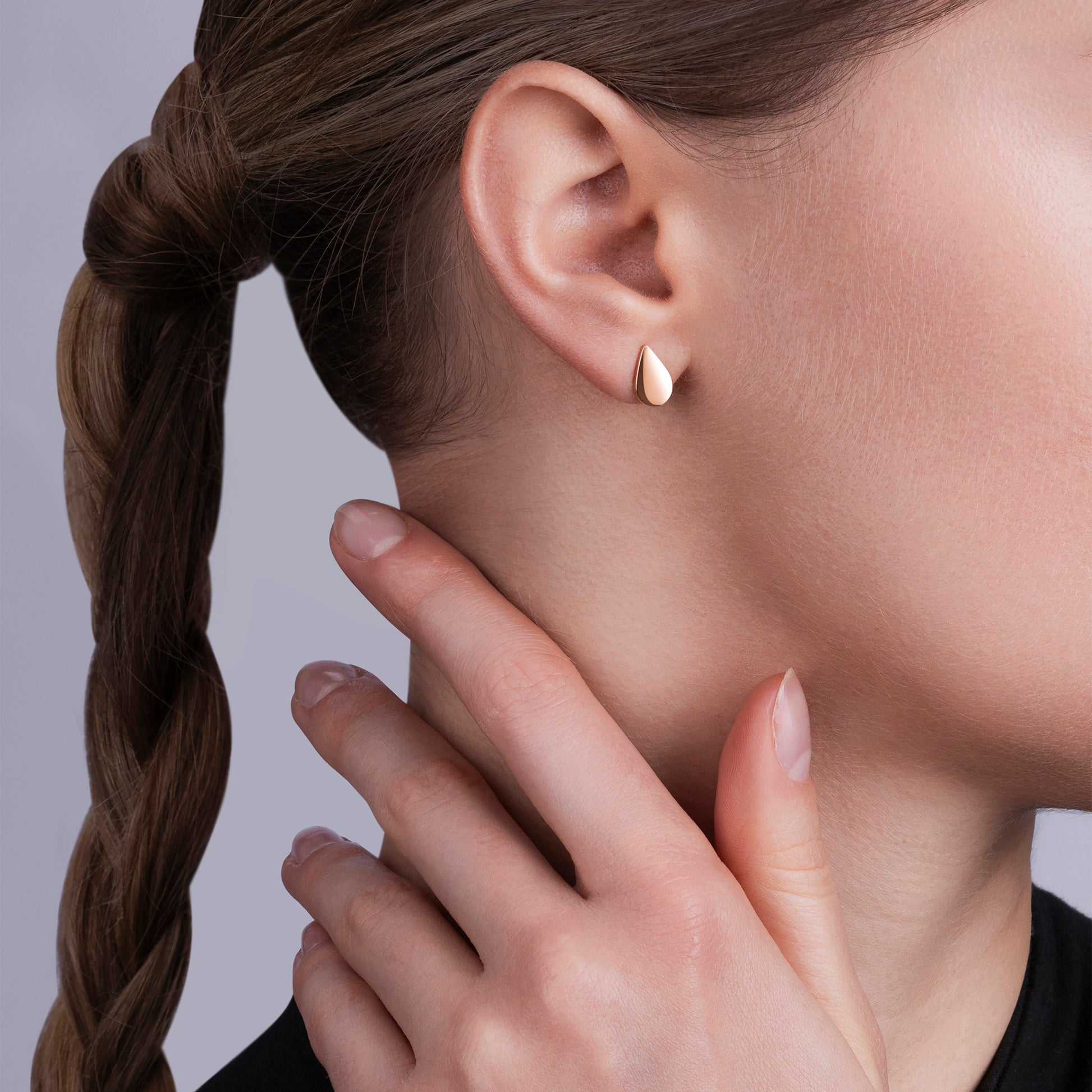 Model_Pure_Drop_Studs_18K_Rose_Gold_Diamond_Earring