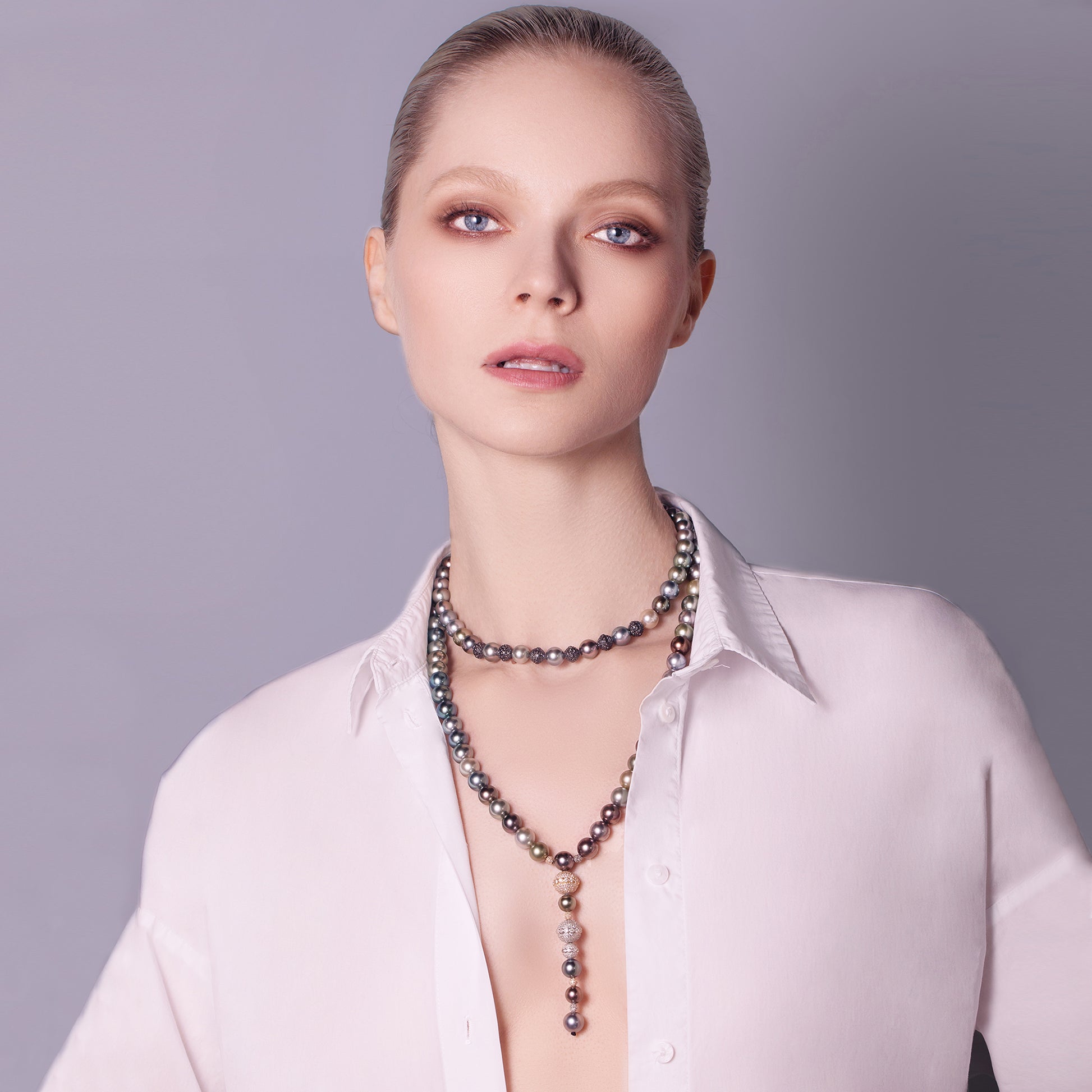 Model_Square_Eternity_18K_Gold_Pearl_Necklace