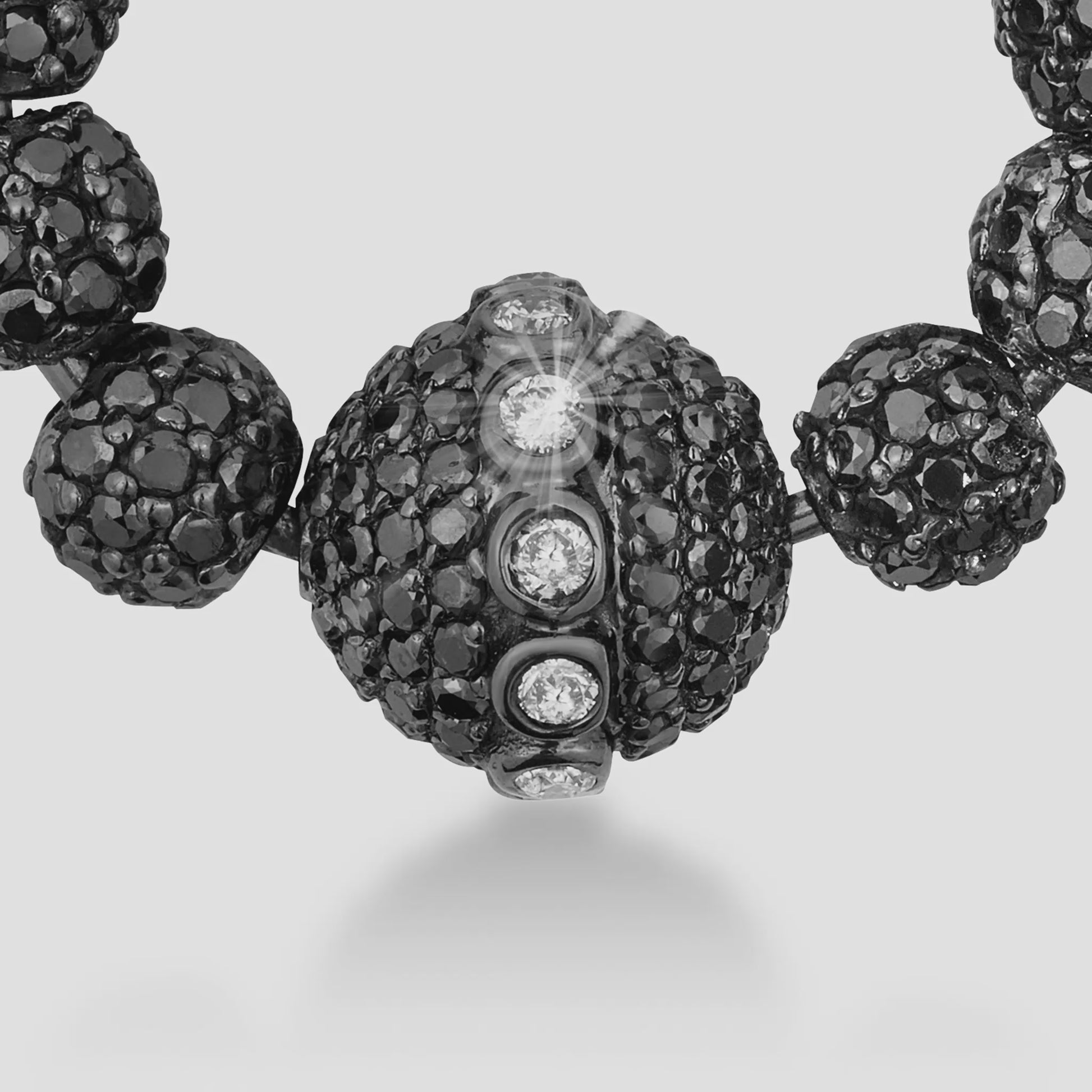 Video_Phantom_Love_18K_Black_Gold_Black_Diamond_Pearl_Ear_Cuff