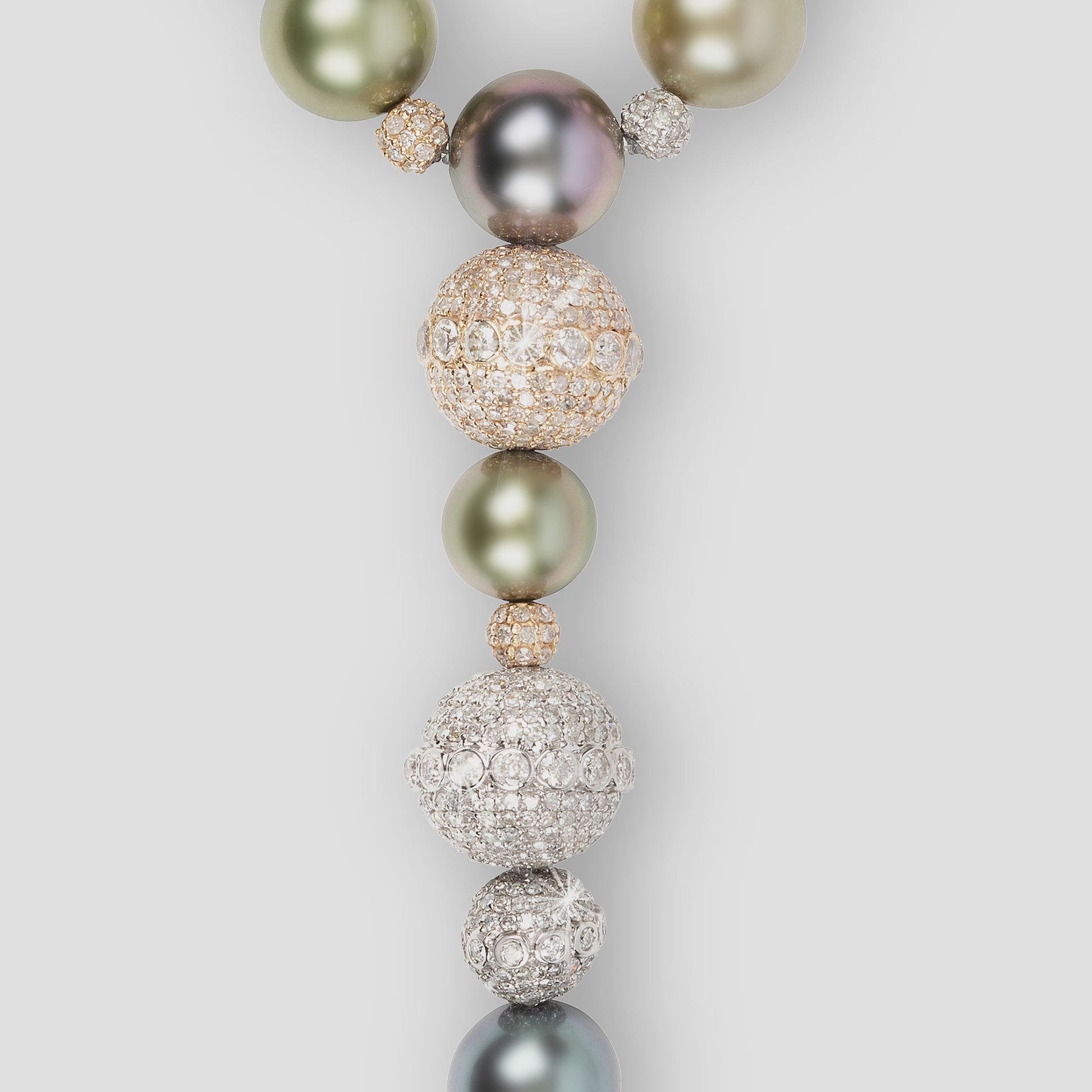 VIDEO_ETERNITY_18K_GOLD_PEARL_NECKLACE