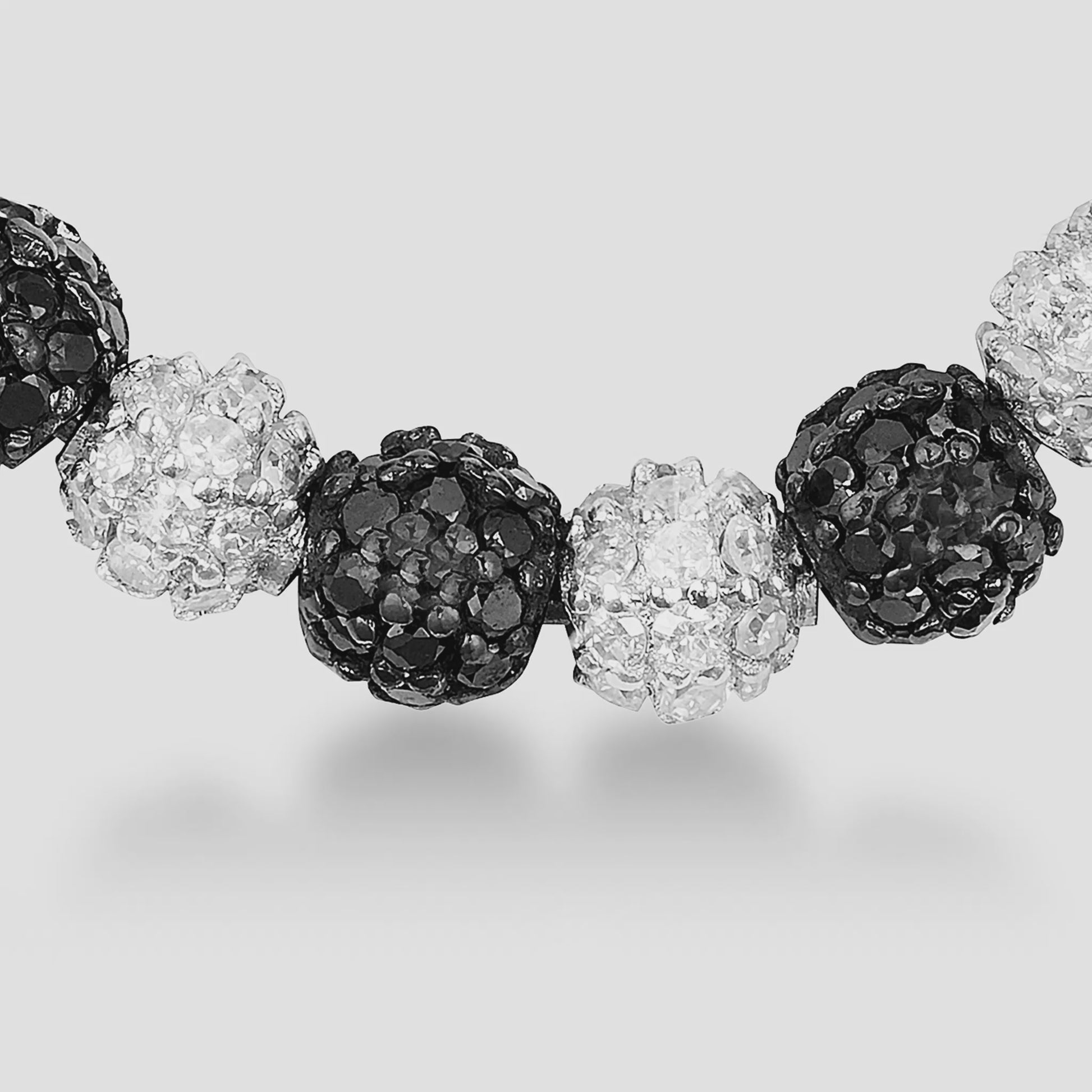 Video_Phantom_Eclipse_18K_Black_Gold_Black_Diamond_Ring
