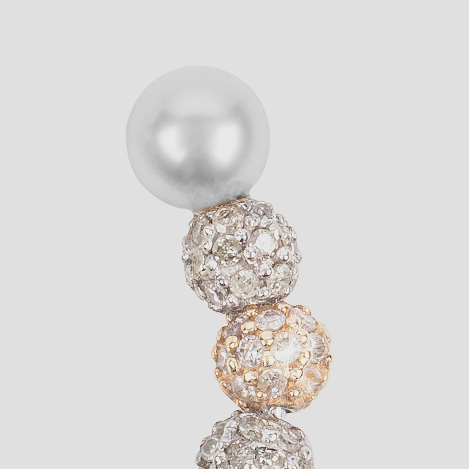 VIDEO_ECLIPSE_18K_GOLD_PEARL_DIAMOND_RING