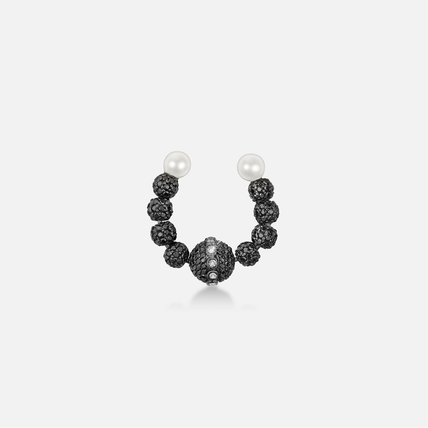 Phantom_Love_18K_Black_Gold_Black_Diamond_Pearl_Ear_Cuff