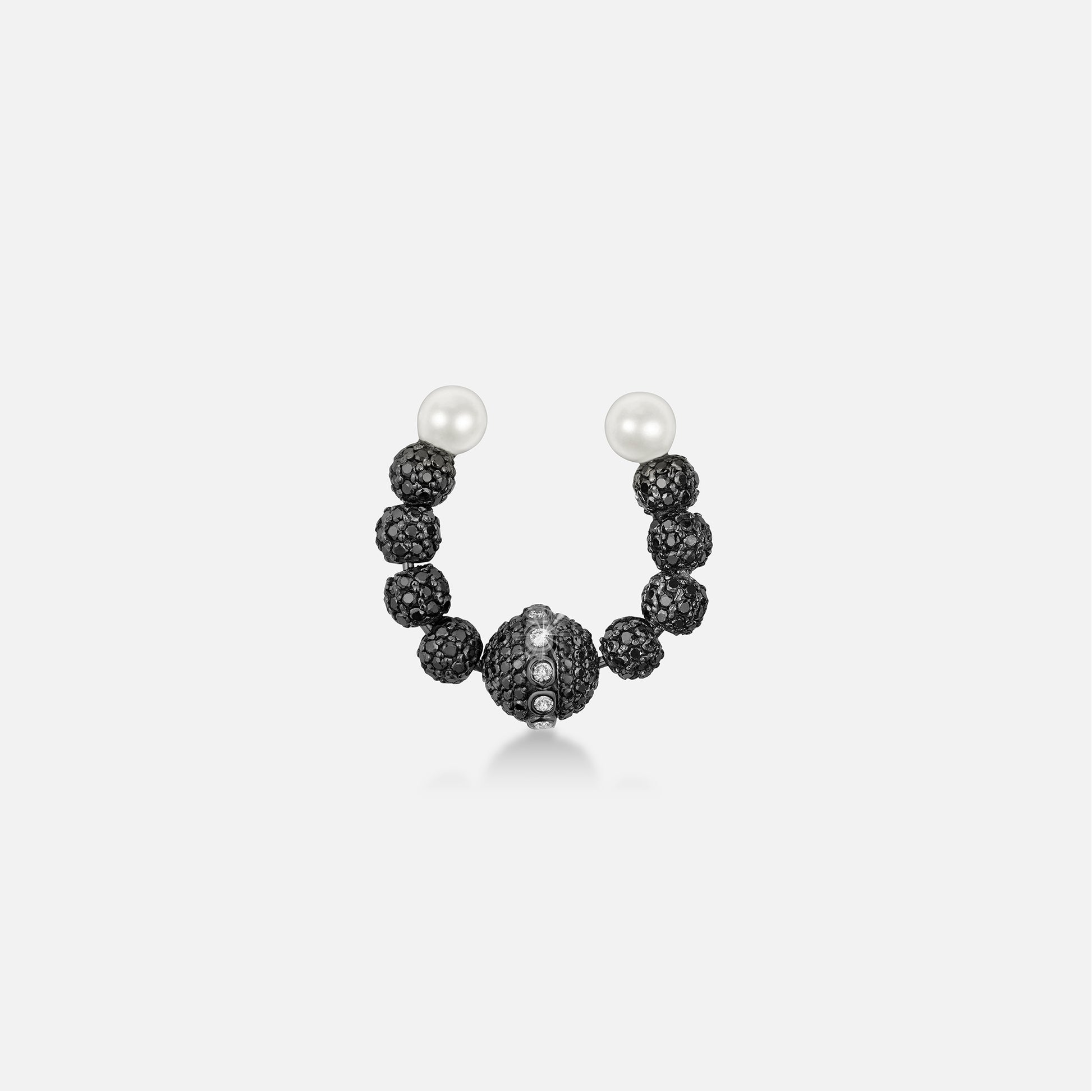Phantom_Love_18K_Black_Gold_Black_Diamond_Pearl_Ear_Cuff