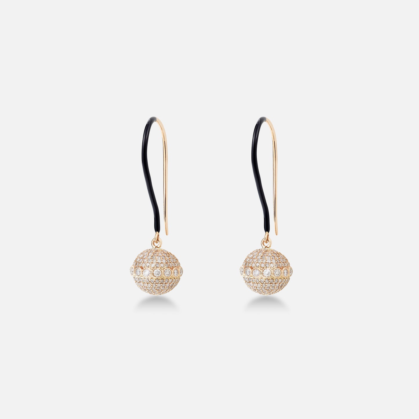 Black_Entice_18K_Gold_Orb_Diamond
