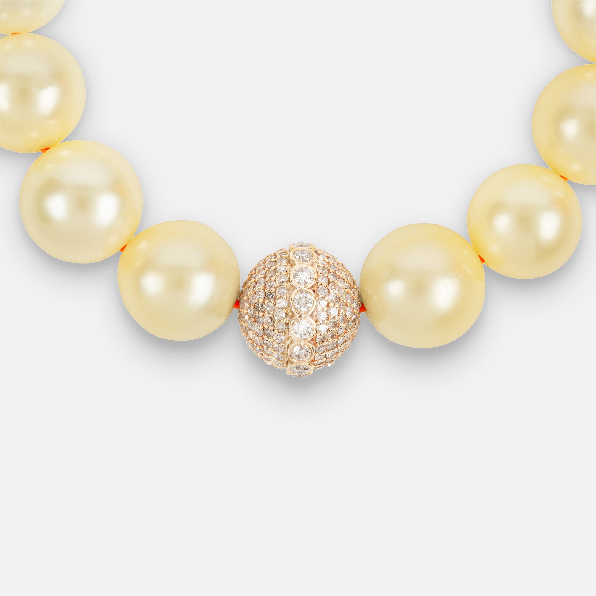 Ray_18K_Gold_Pearl_Orb_Bracelet_Close_Up